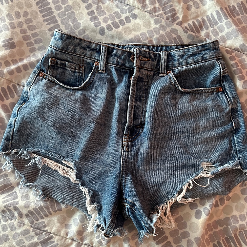 Wild Fable, size 2, button up closure, shorts.